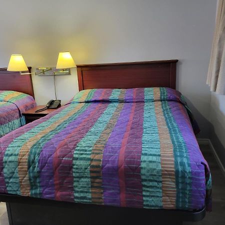 Knights Inn Cobourg Dış mekan fotoğraf