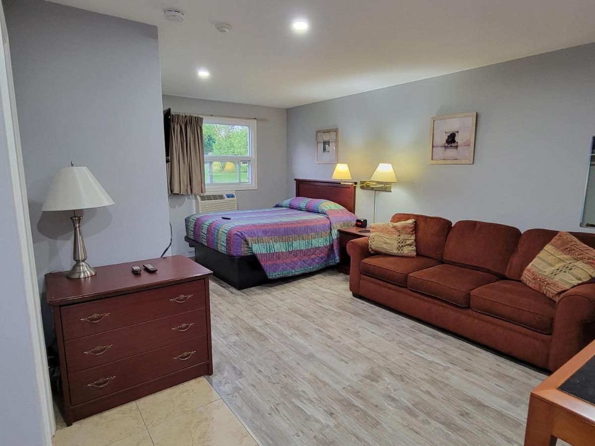 Knights Inn Cobourg Dış mekan fotoğraf