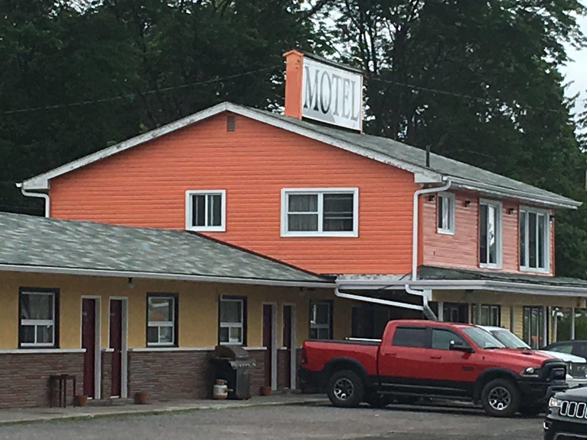 Knights Inn Cobourg Dış mekan fotoğraf