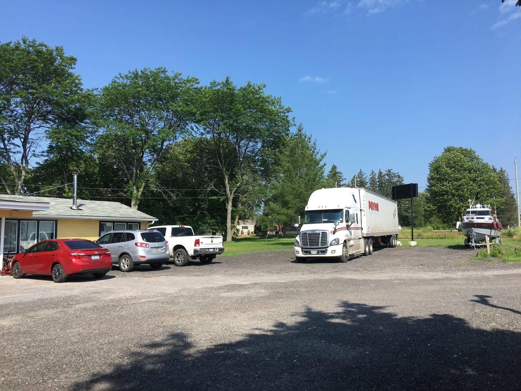 Knights Inn Cobourg Dış mekan fotoğraf