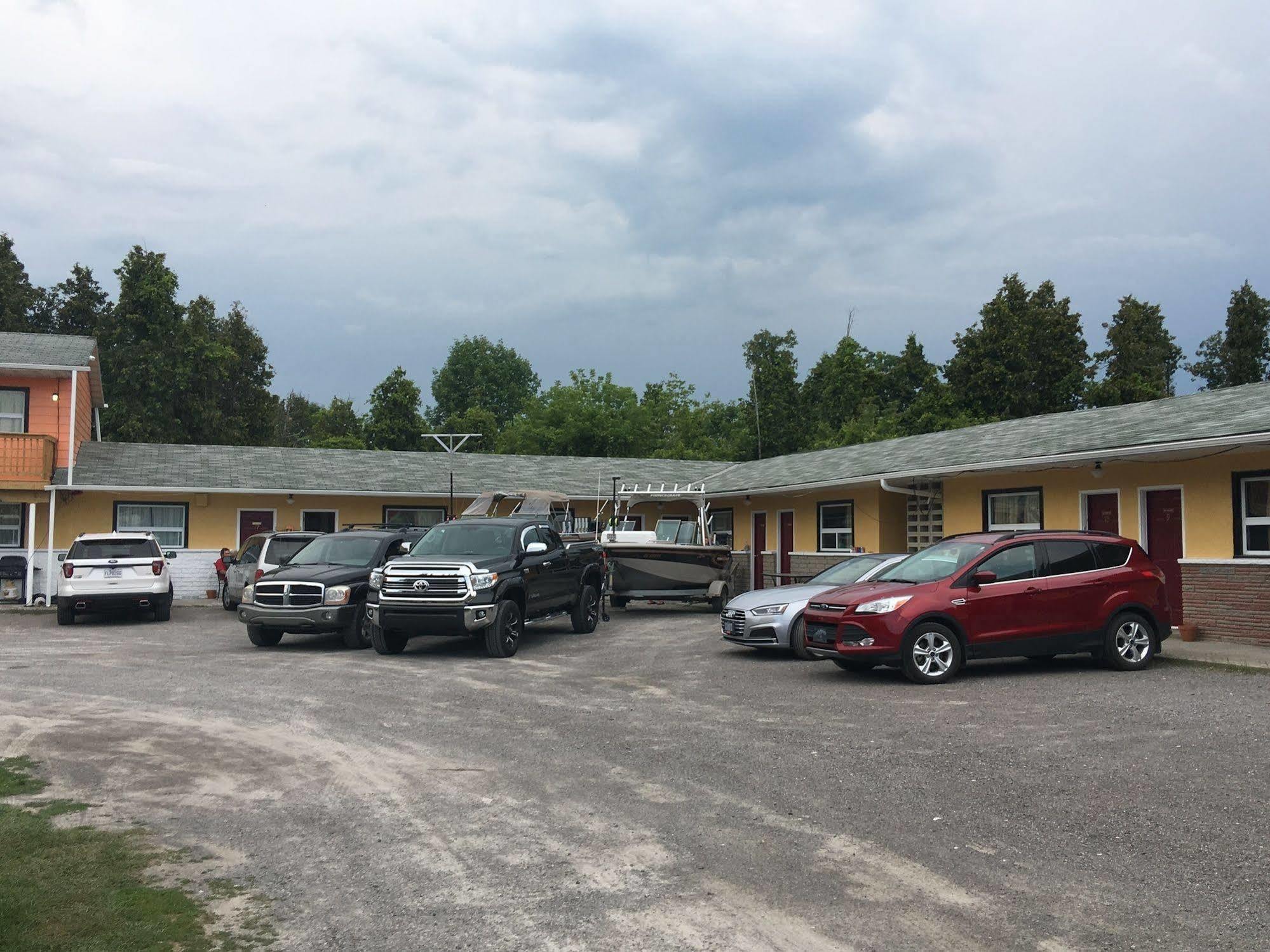 Knights Inn Cobourg Dış mekan fotoğraf